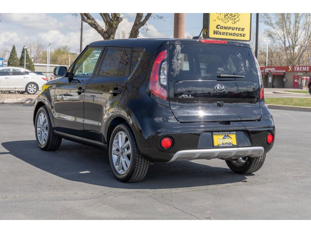 Used 2018 Kia Soul + image 5
