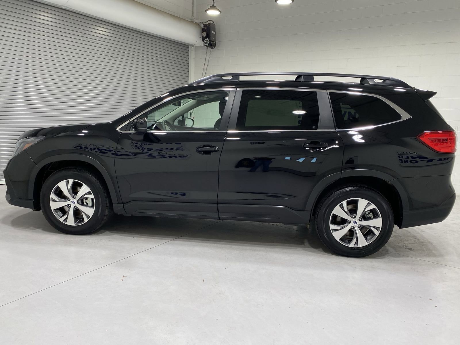 Certified 2025 Subaru Ascent Premium AWD/4WD image 5