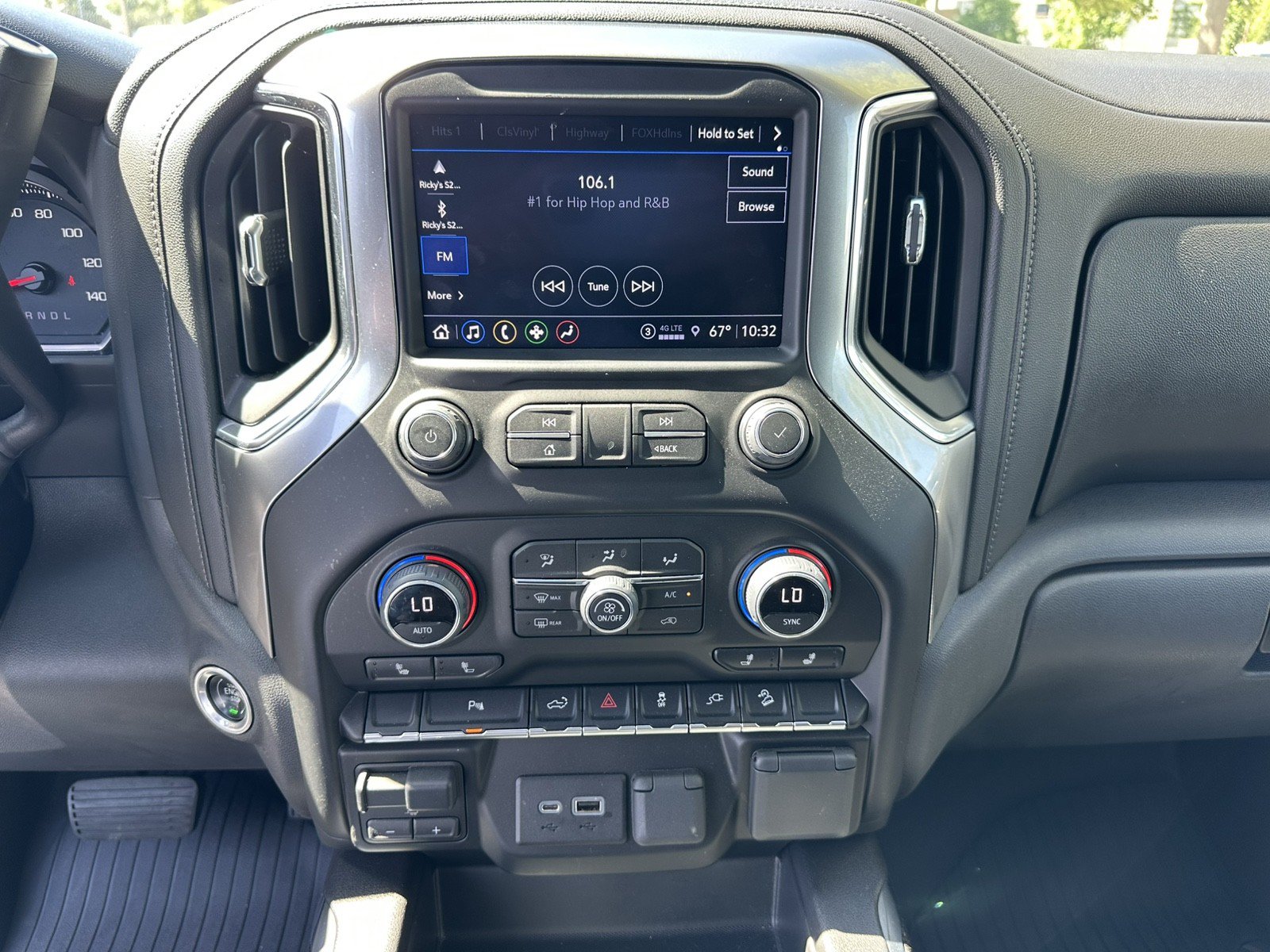 Used 2022 Chevrolet Silverado 1500 LT Trail Boss w/ LT Trail Boss Premium Package AWD/4WD image 24