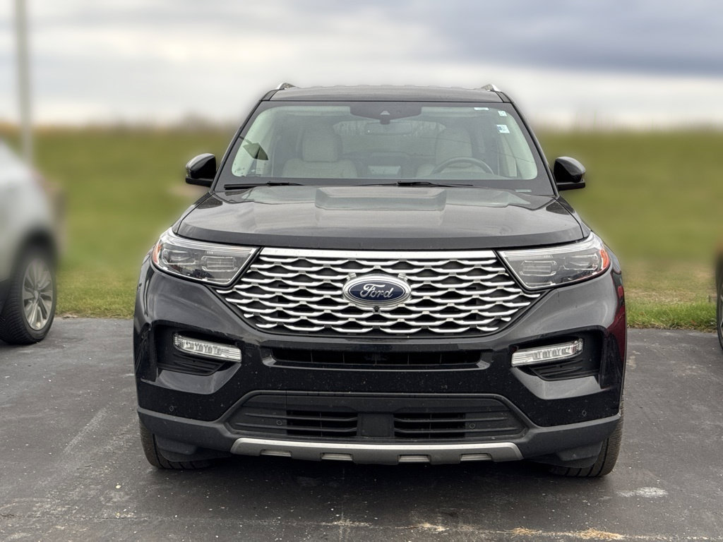 Used 2022 Ford Explorer Platinum w/ Technology Package AWD/4WD image 3