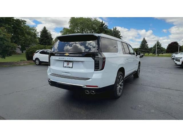 New 2026 Chevrolet Suburban High Country AWD/4WD image 8