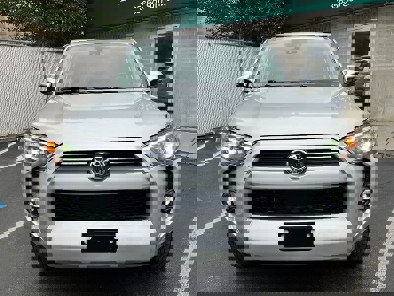 Used 2024 Toyota 4Runner SR5 Premium image 2