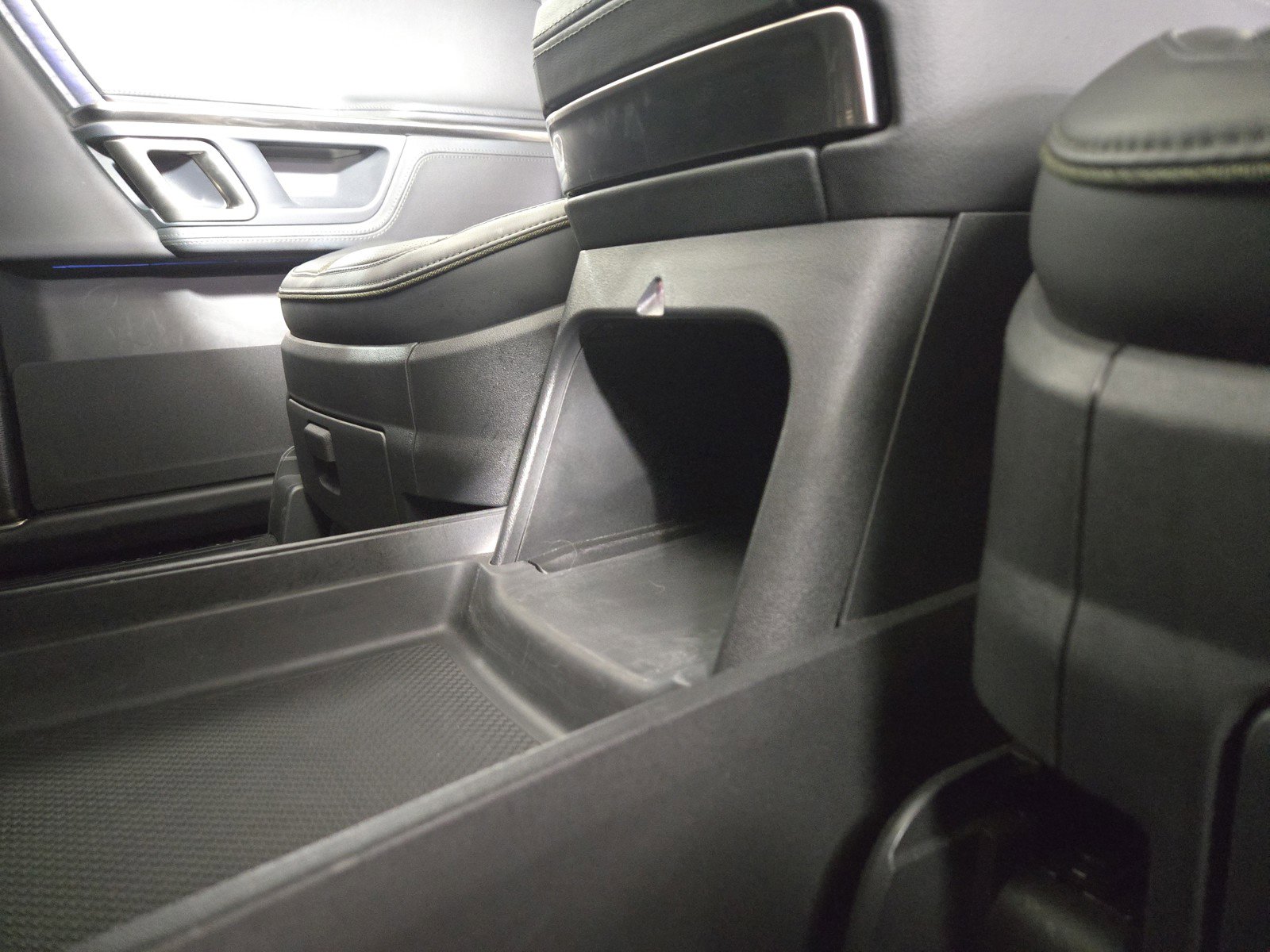 Used 2023 Rivian R1T Adventure image 31