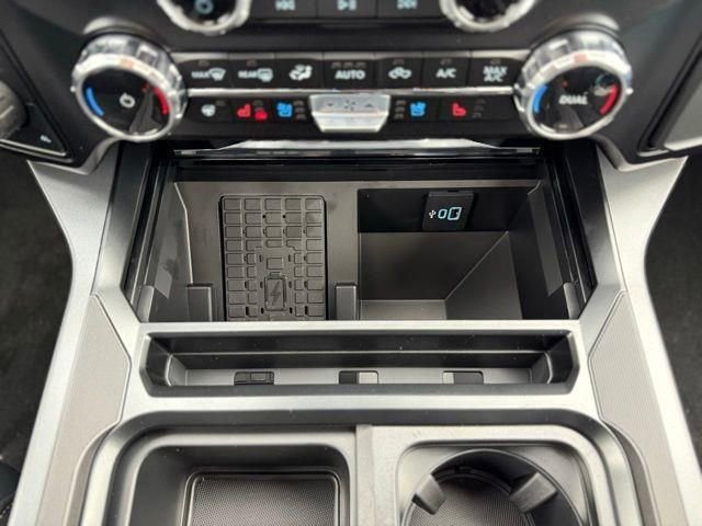New 2026 Ford F250 Lariat w/ Black Appearance Package image 24