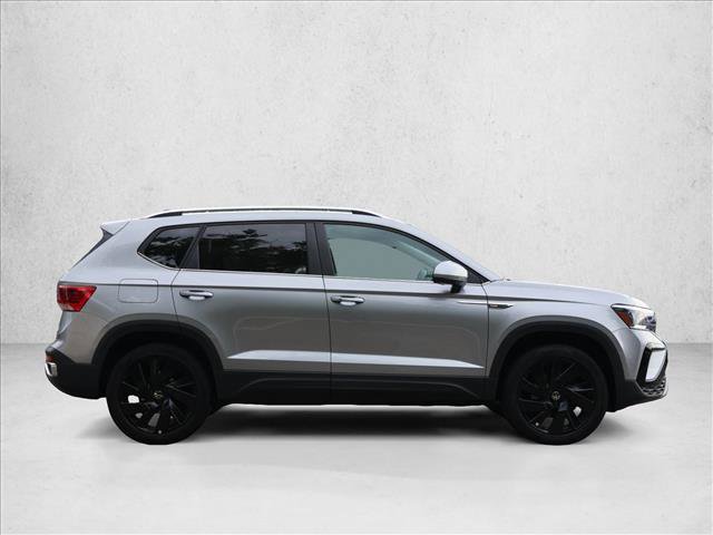 Used 2023 Volkswagen Taos SE w/ Panoramic Sunroof Package AWD/4WD image 4