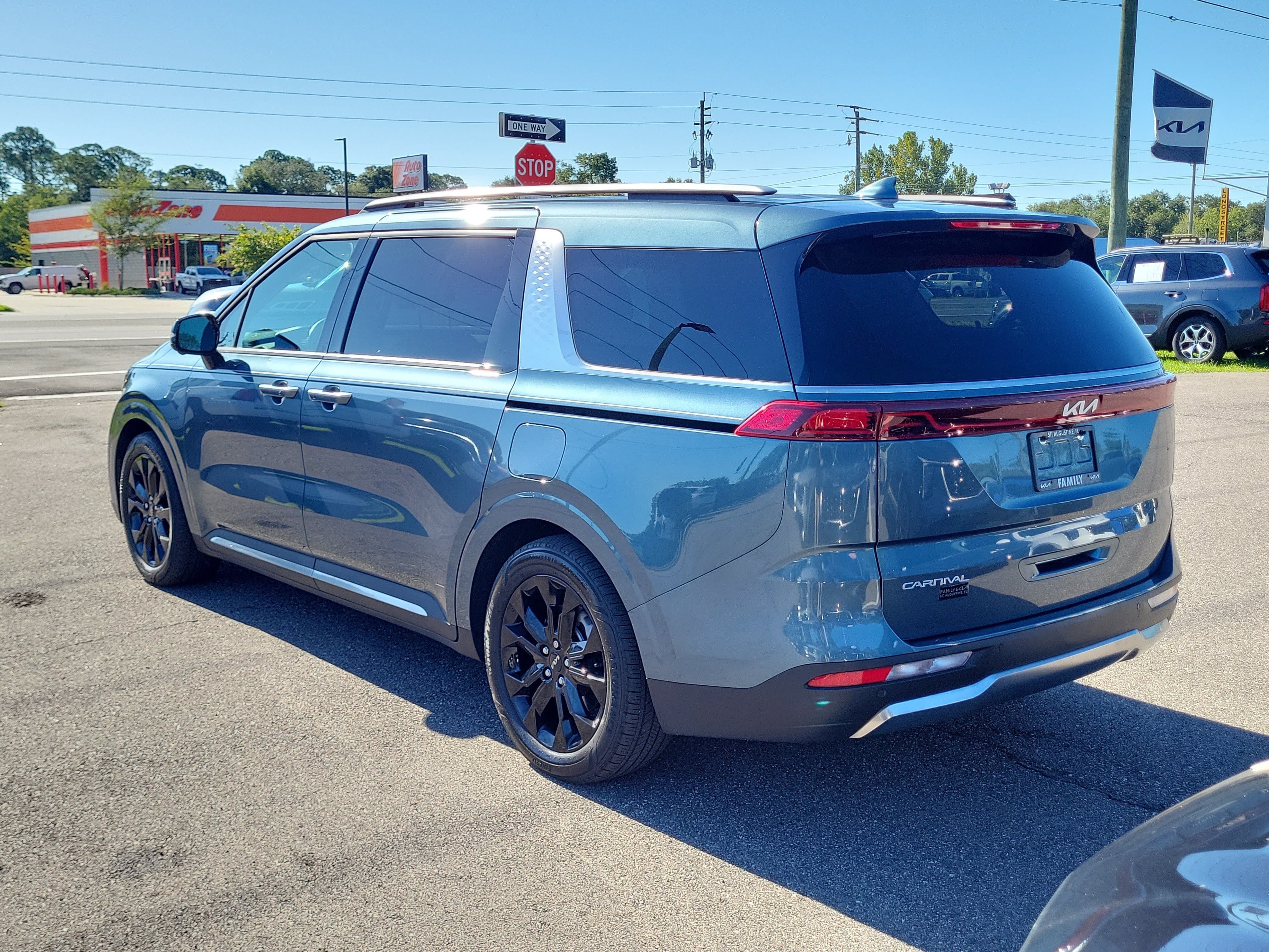Certified 2024 Kia Carnival SX Prestige FWD image 4