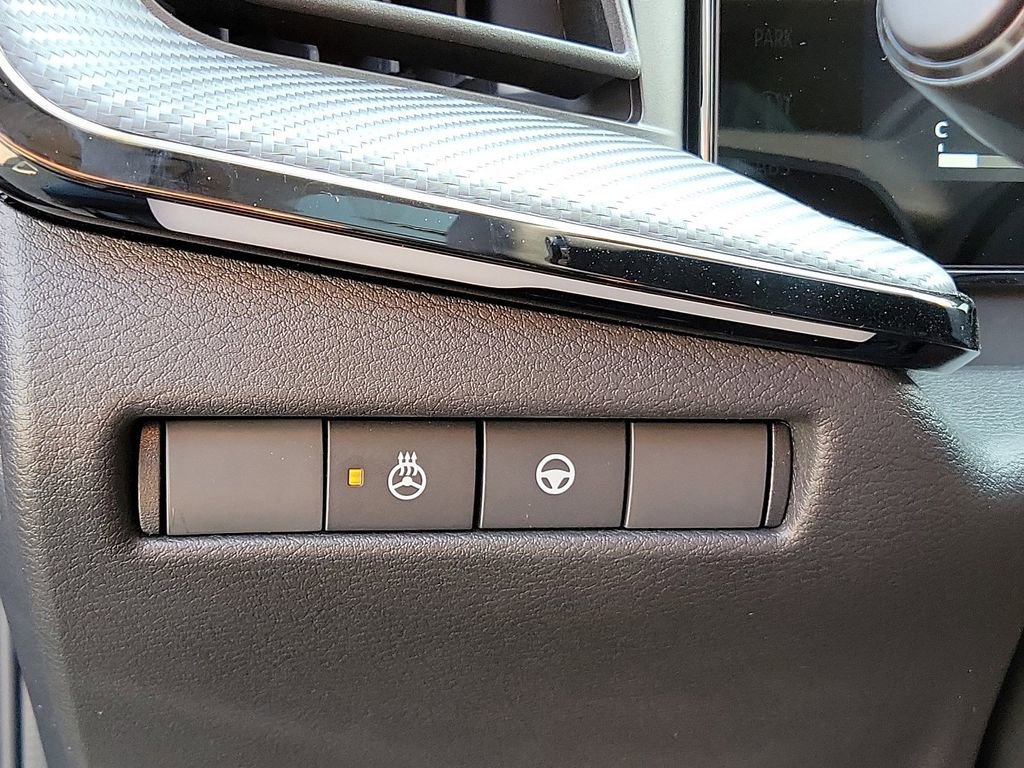 New 2025 Nissan Kicks SR w/ SR Premium Package image 16