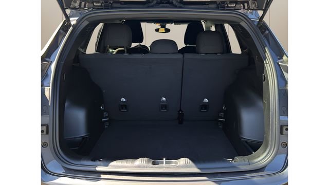 Used 2024 Jeep Compass Sport image 14