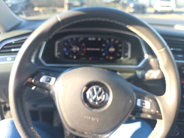 Used 2021 Volkswagen Tiguan SEL image 14