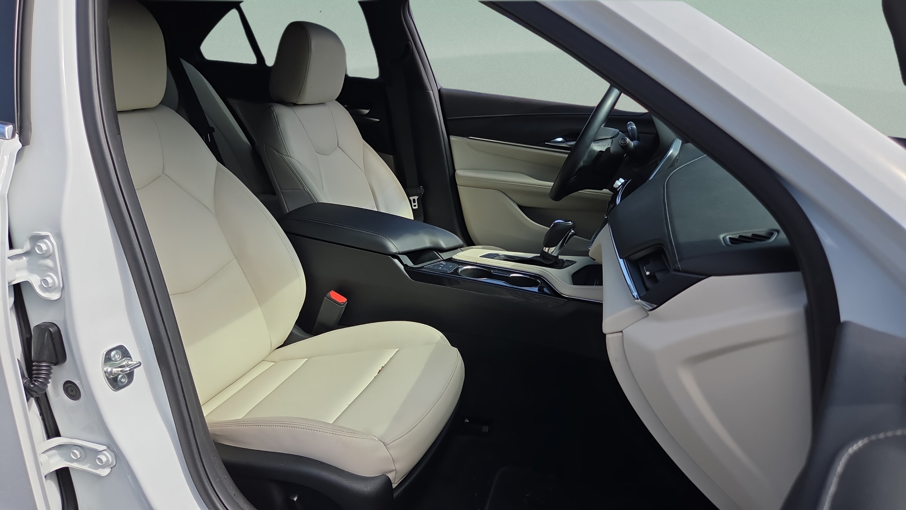 Certified 2025 Cadillac CT4 Luxury RWD image 15