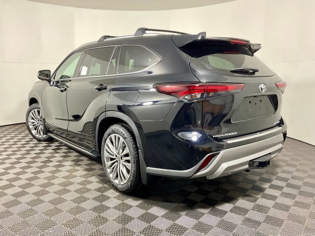 New 2026 Toyota Highlander Platinum image 11