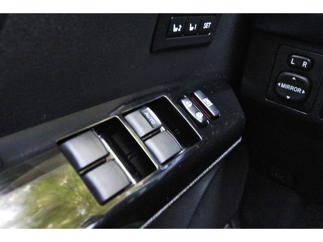 Used 2018 Toyota RAV4 Limited image 21