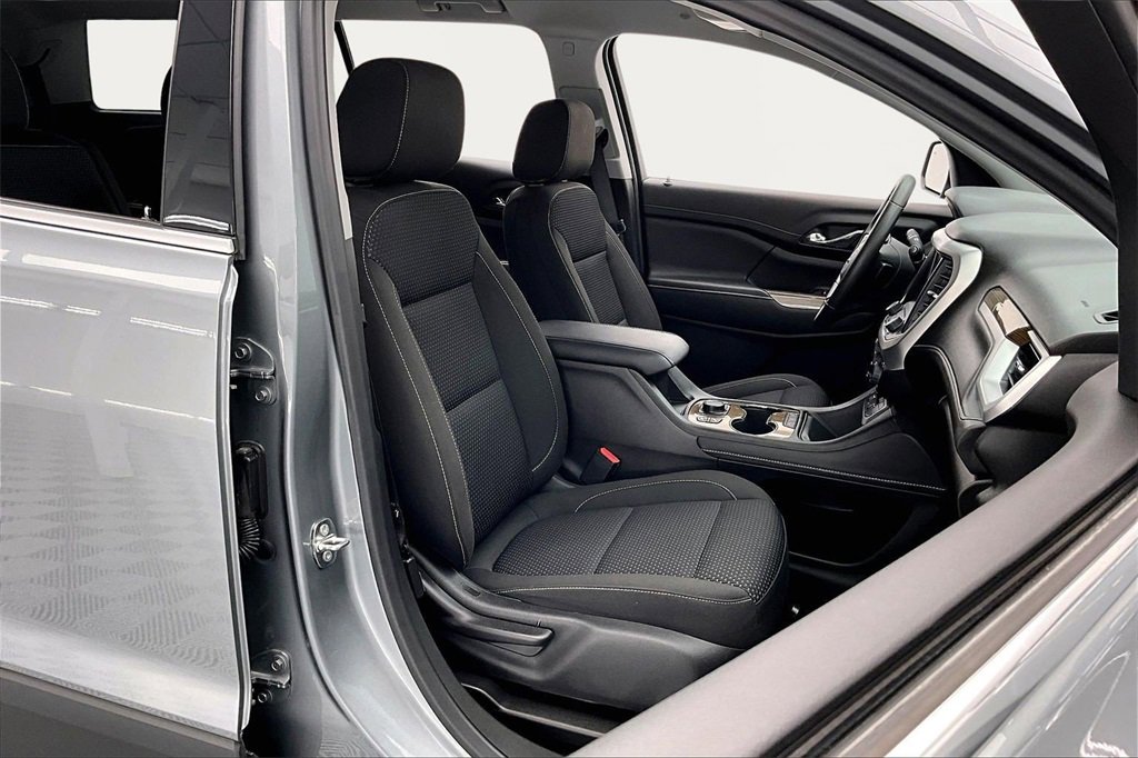 Used 2023 GMC Acadia SLE w/ Driver Convenience Package image 7