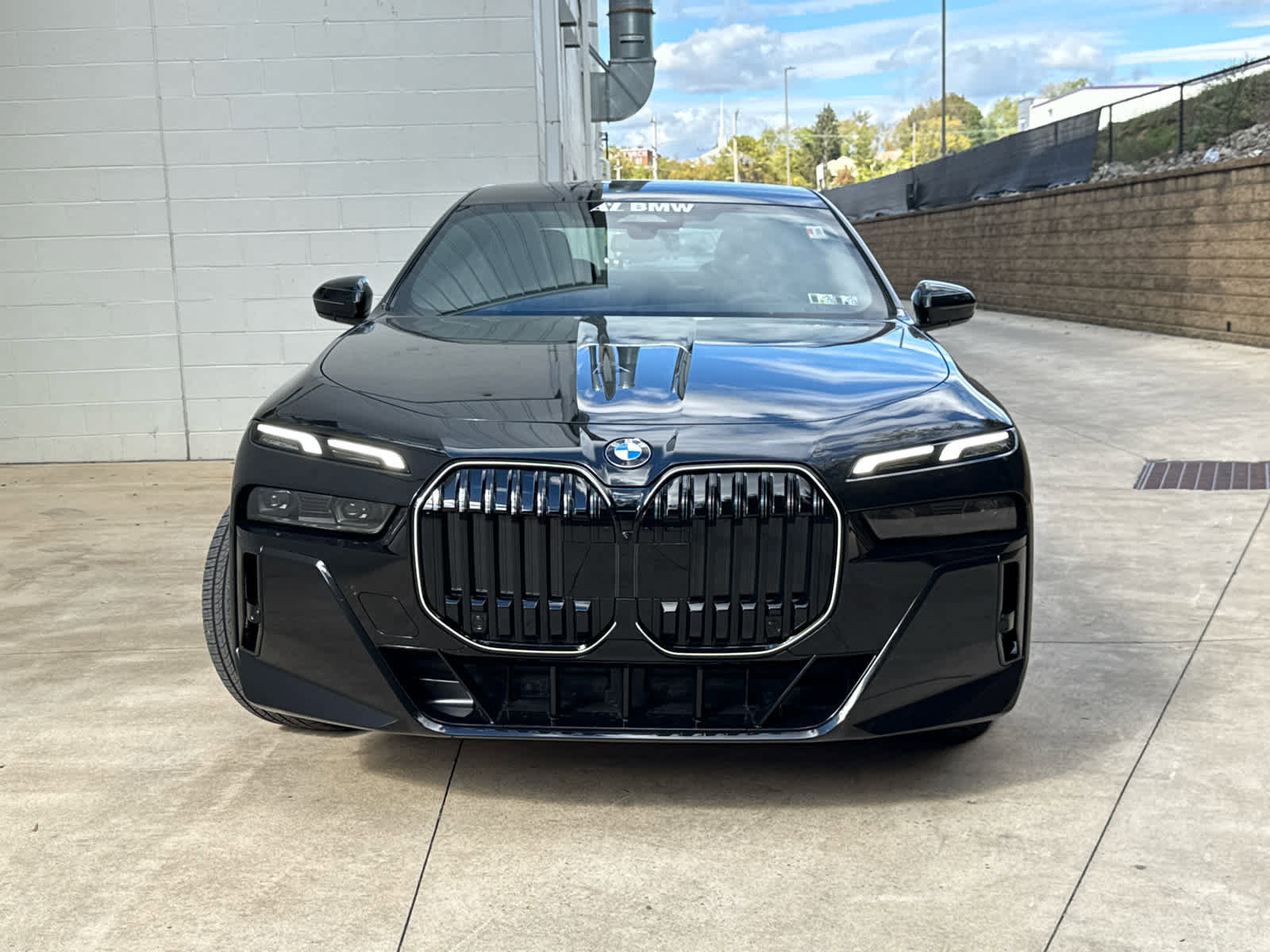 New 2026 BMW 740i xDrive w/ Premium Package image 2