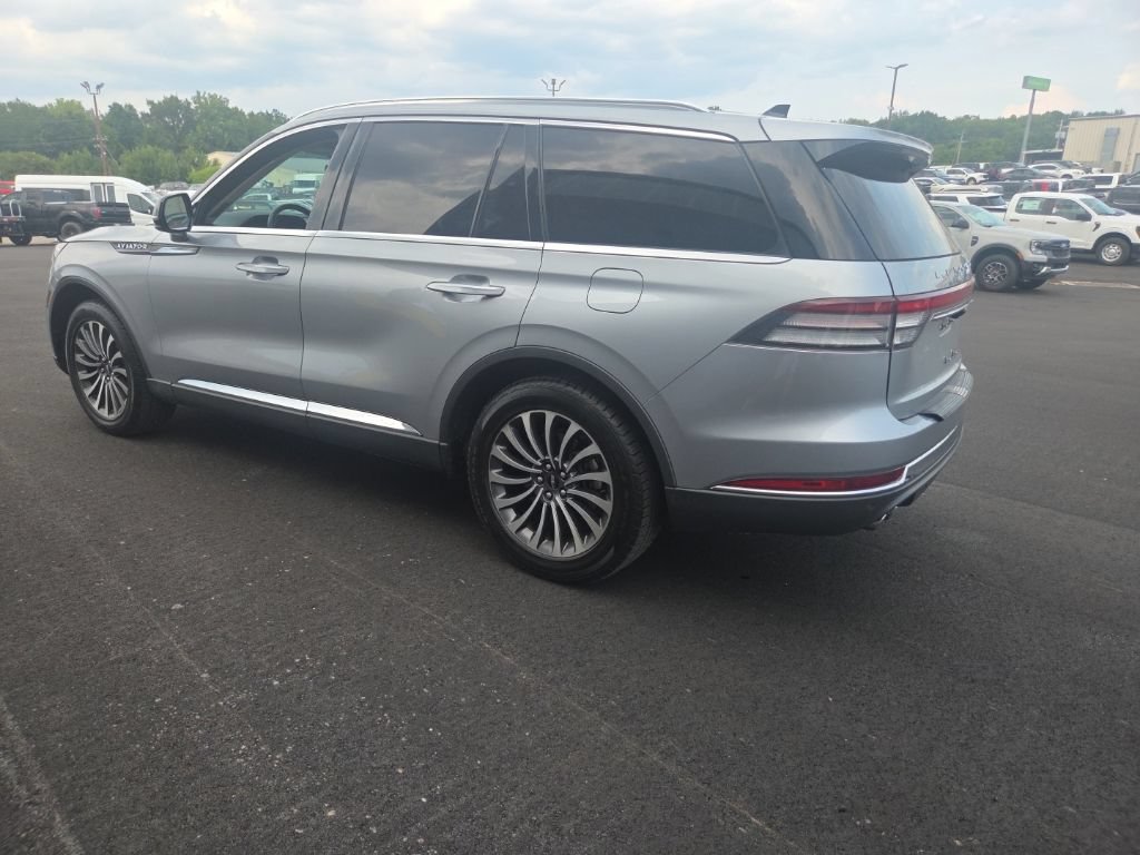 Used 2024 Lincoln Aviator 2WD w/ Premium Package image 7