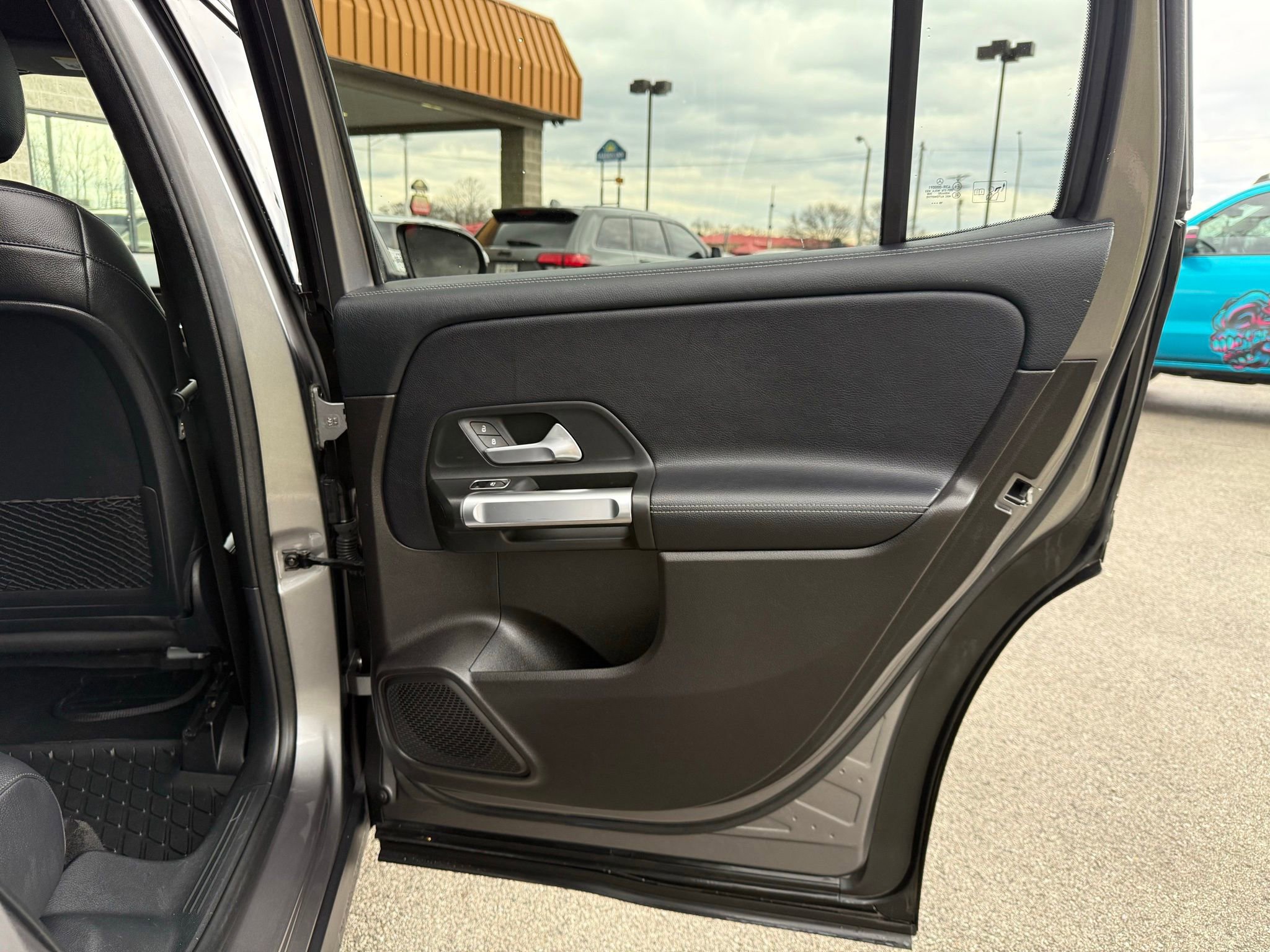 Used 2020 Mercedes-Benz GLB 250 4MATIC image 29