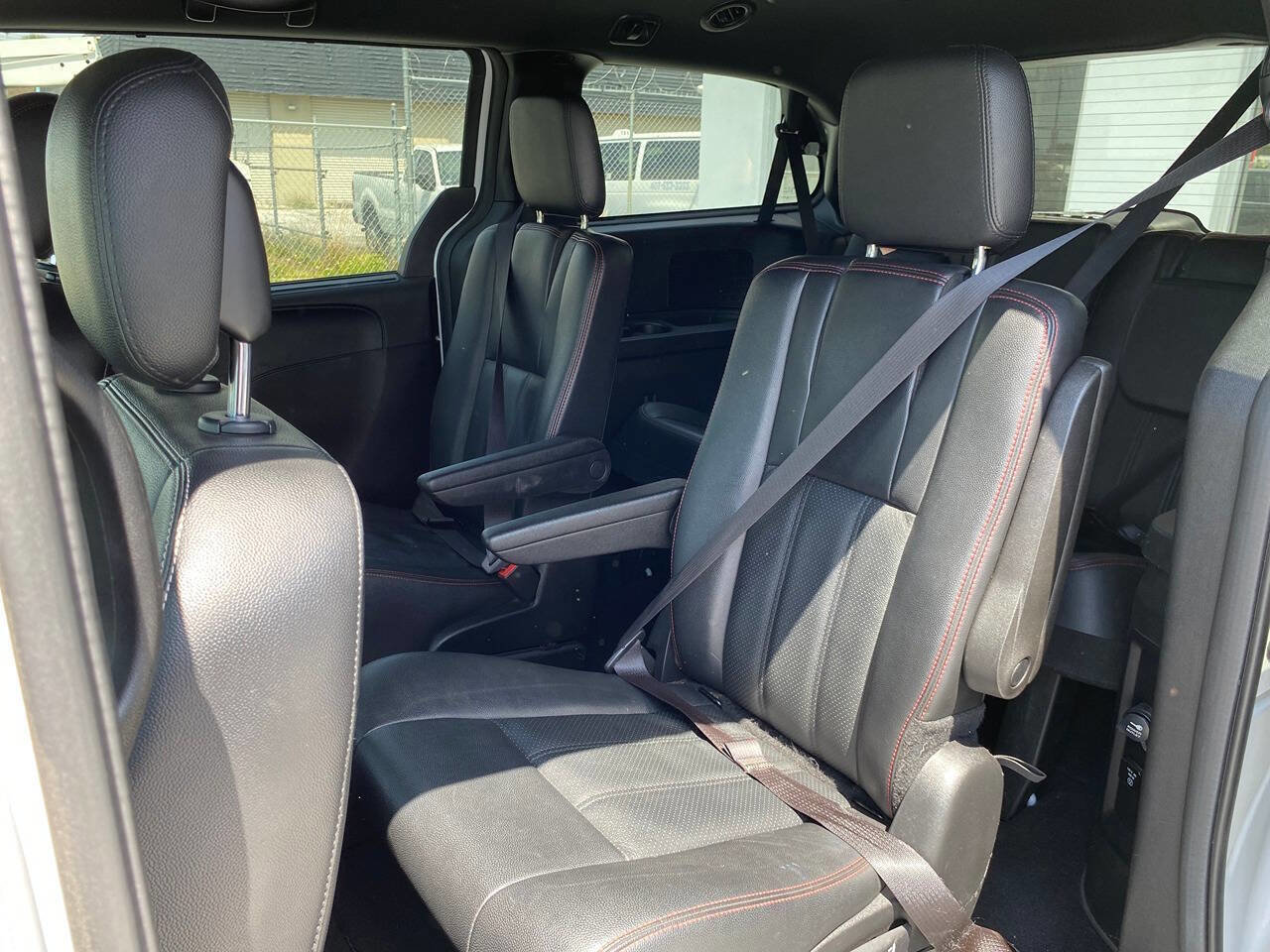 Used 2019 Dodge Grand Caravan GT image 17