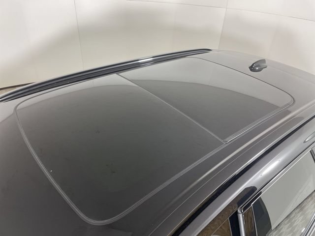 Certified 2025 Volvo XC60 T8 Plus w/ Protection Package Premier AWD/4WD image 7