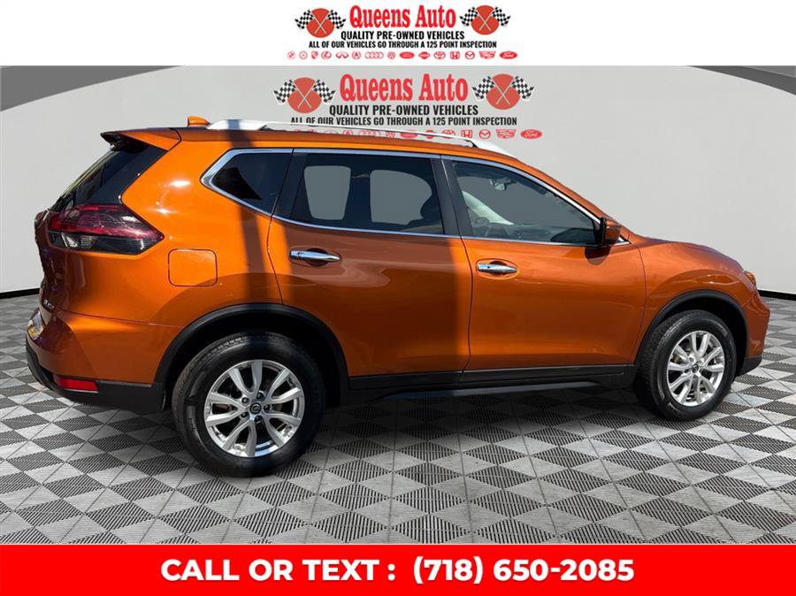 Used 2018 Nissan Rogue SV AWD/4WD image 8
