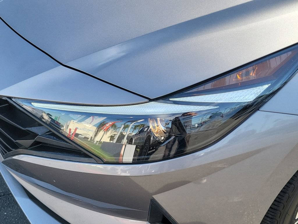 Used 2023 Hyundai Elantra SEL w/ Convenience Package image 25