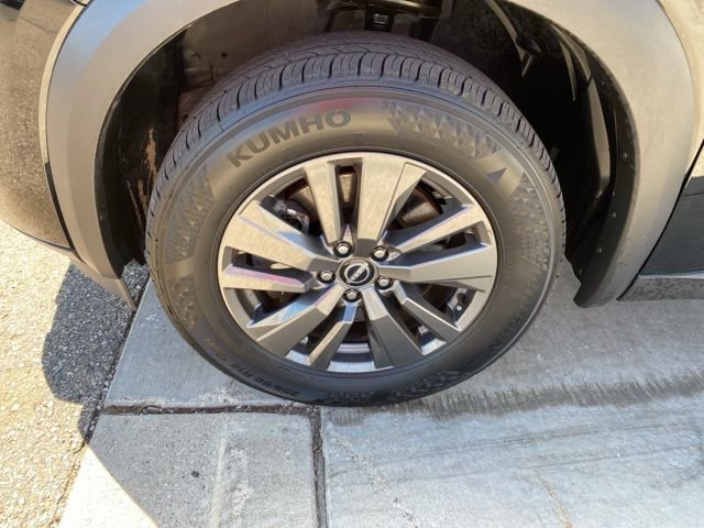 Used 2024 Nissan Pathfinder SV image 12