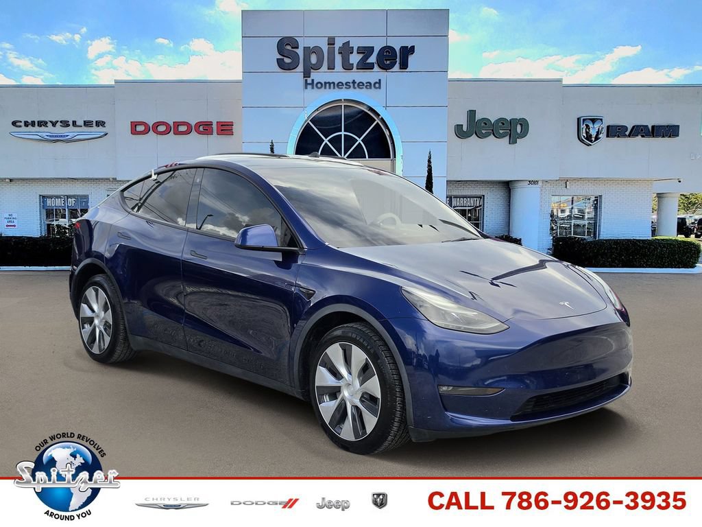 Used 2023 Tesla Model Y Long Range AWD/4WD image 1