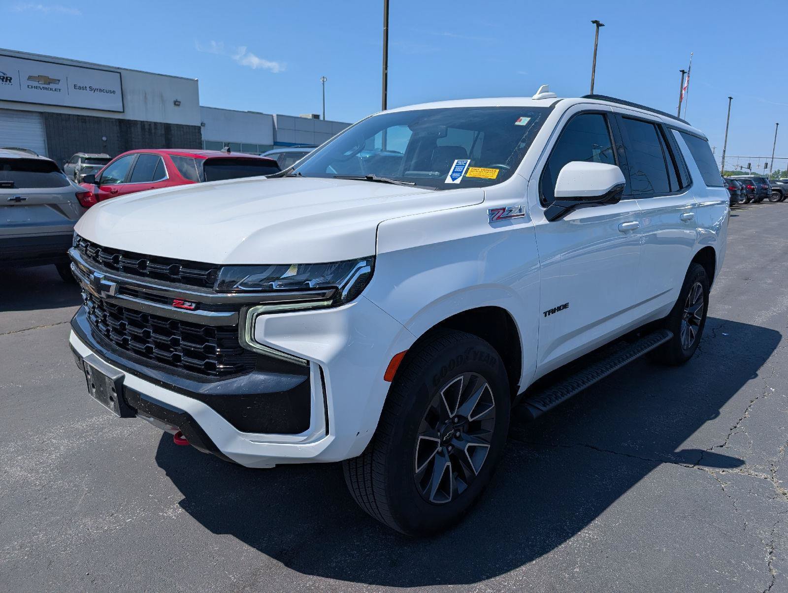 Used 2022 Chevrolet Tahoe Z71 w/ Luxury Package AWD/4WD image 4
