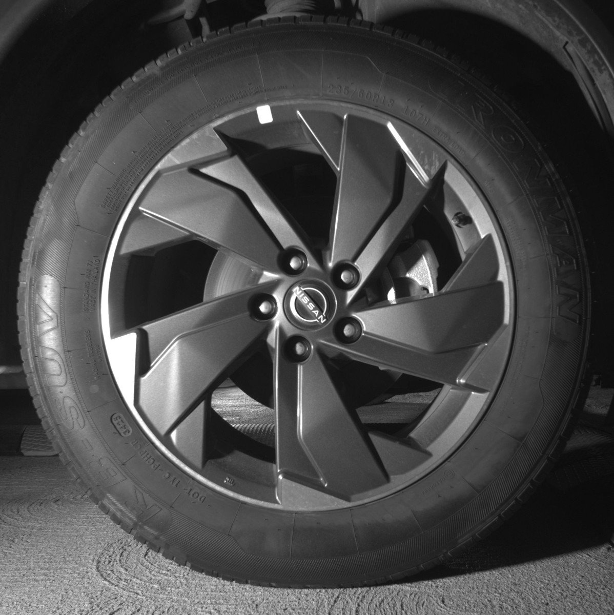 Used 2025 Nissan Rogue SV FWD image 13