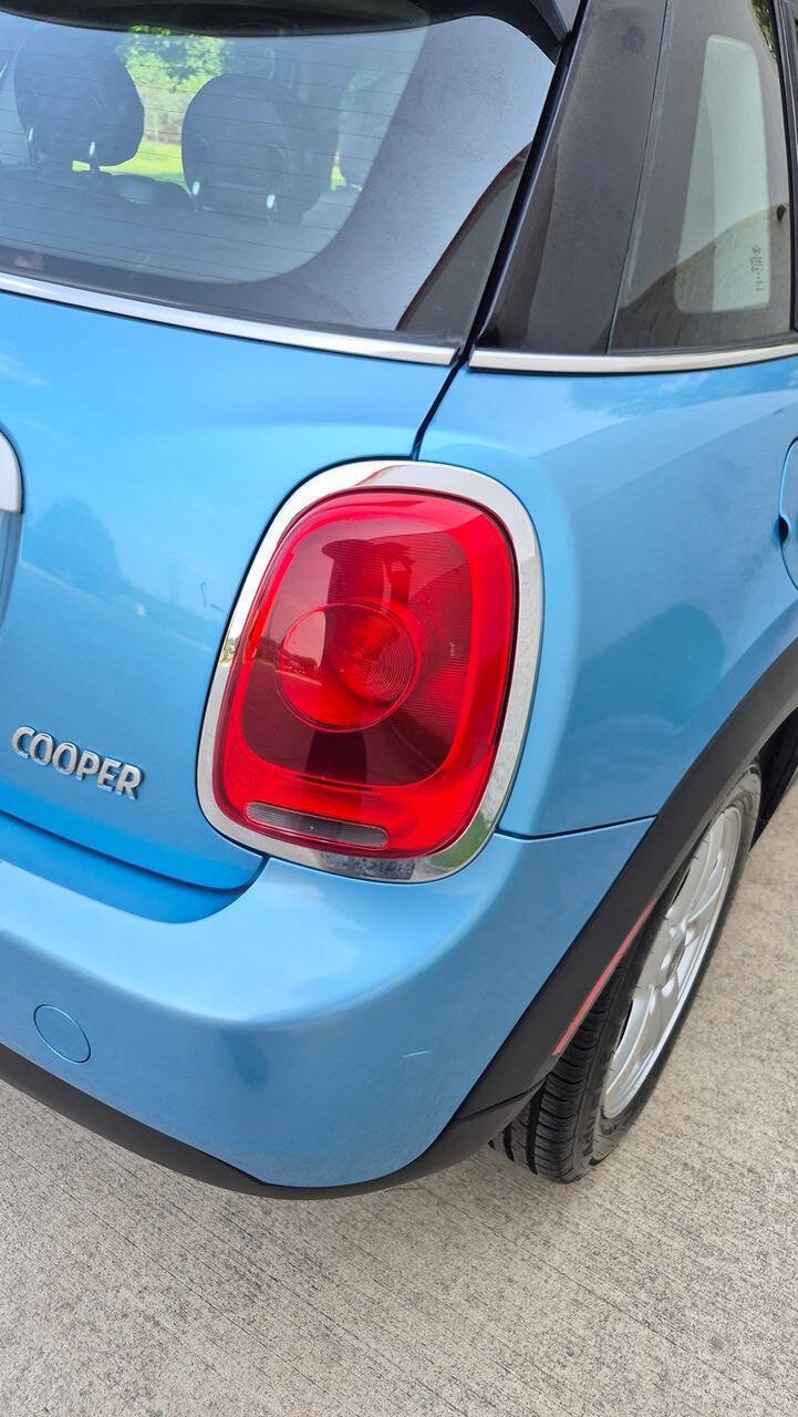 Used 2015 MINI Cooper 4-Door Hardtop FWD image 16