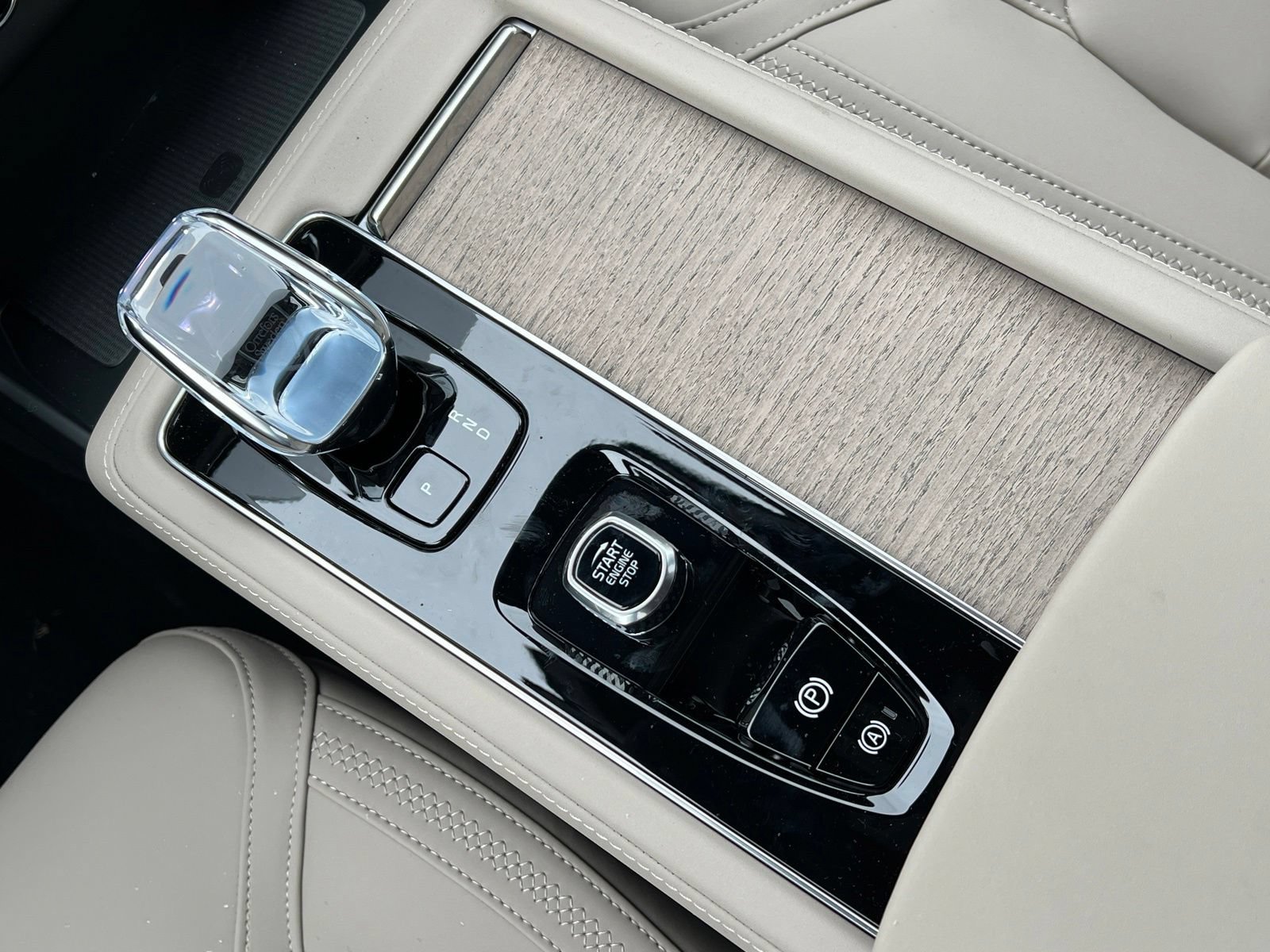 New 2027 Volvo XC60 B5 Core AWD/4WD image 28
