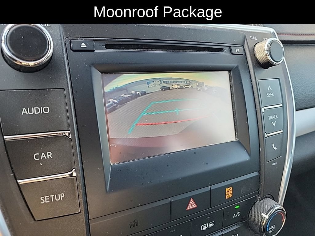 Used 2015 Toyota Camry SE w/ Moonroof Package FWD image 25
