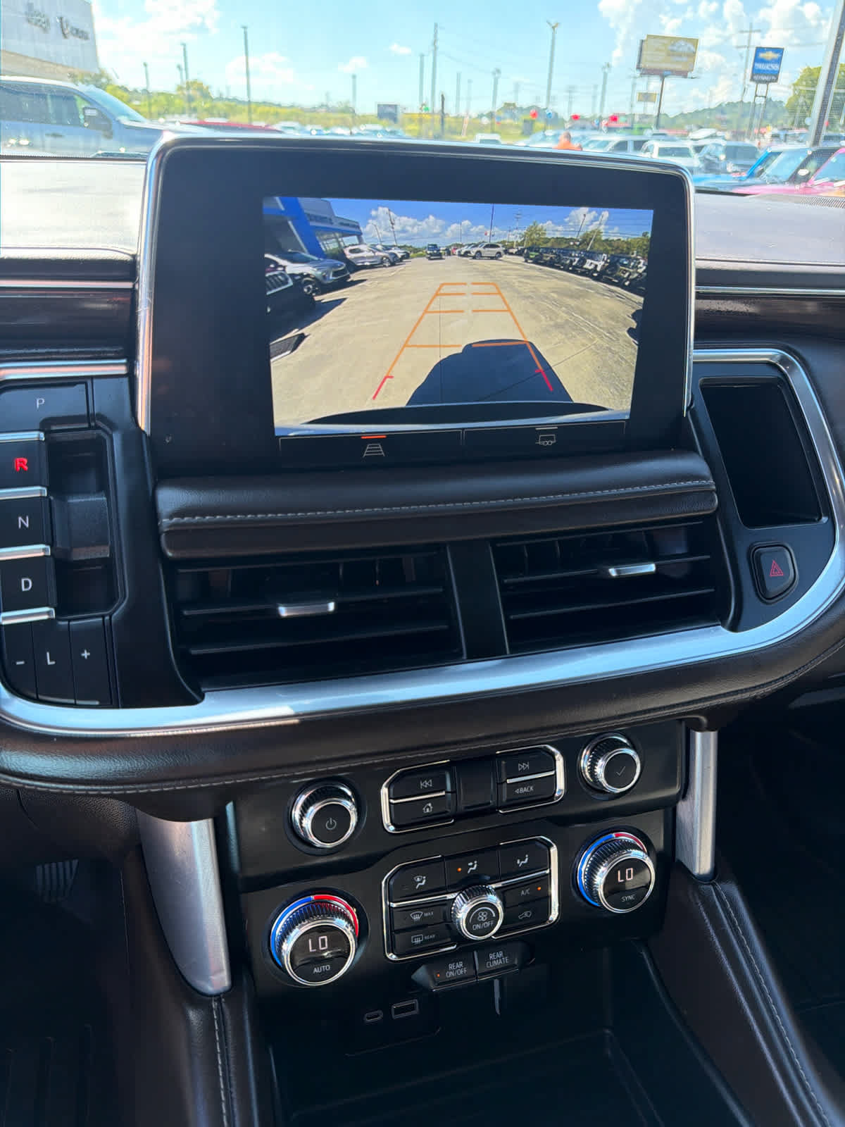 Used 2022 GMC Yukon SLE AWD/4WD image 18
