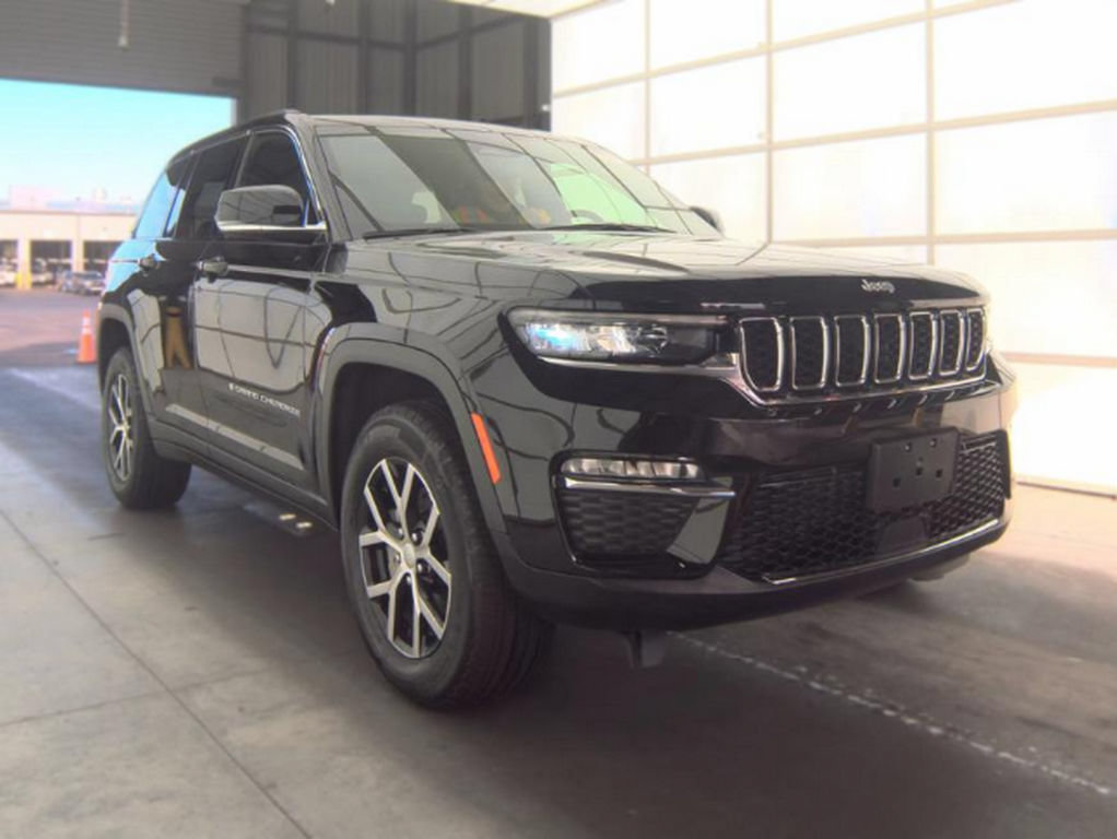 Used 2024 Jeep Grand Cherokee Limited AWD/4WD image 4