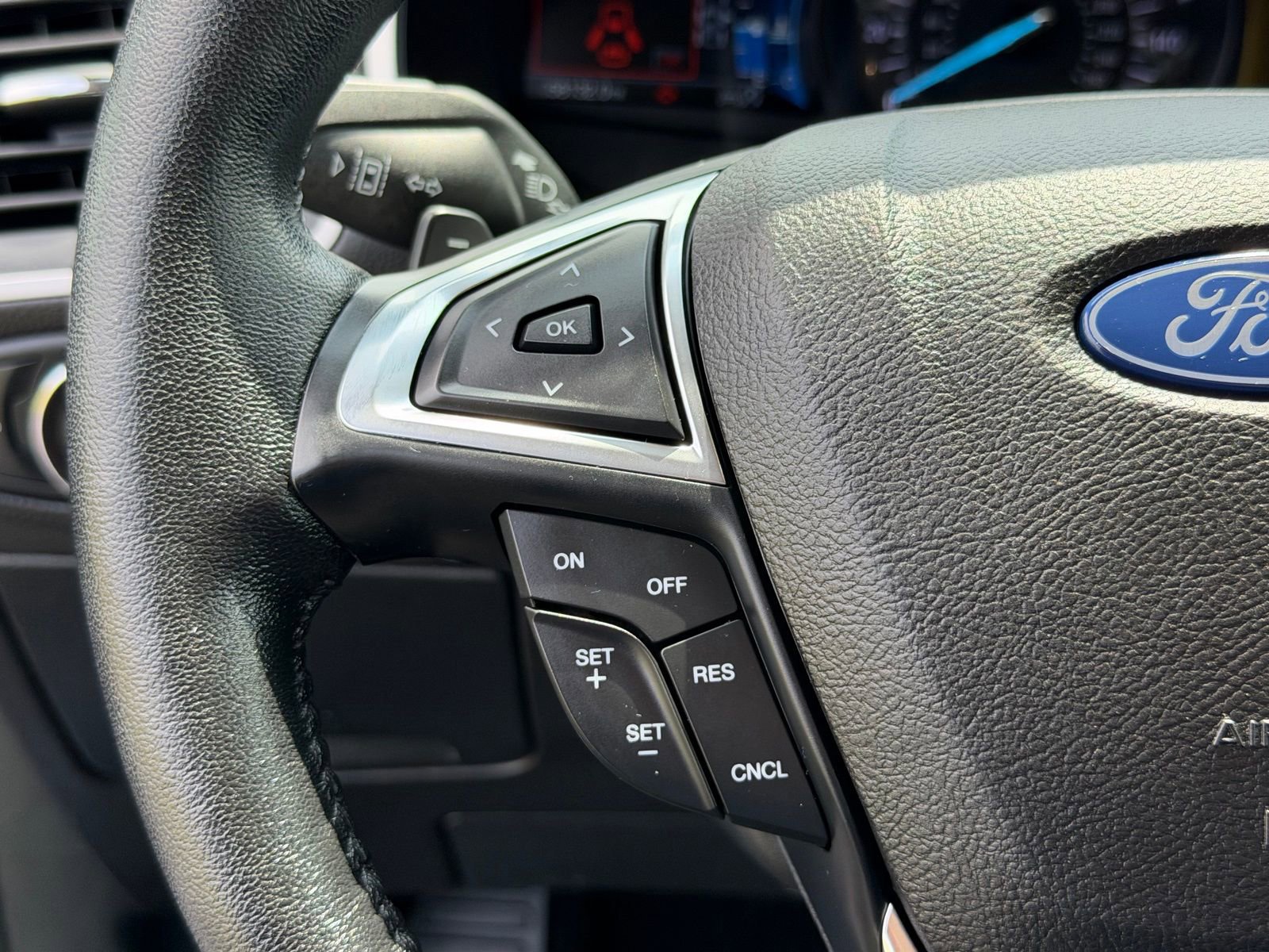 Used 2019 Ford Edge SEL w/ Equipment Group 201A AWD/4WD image 17