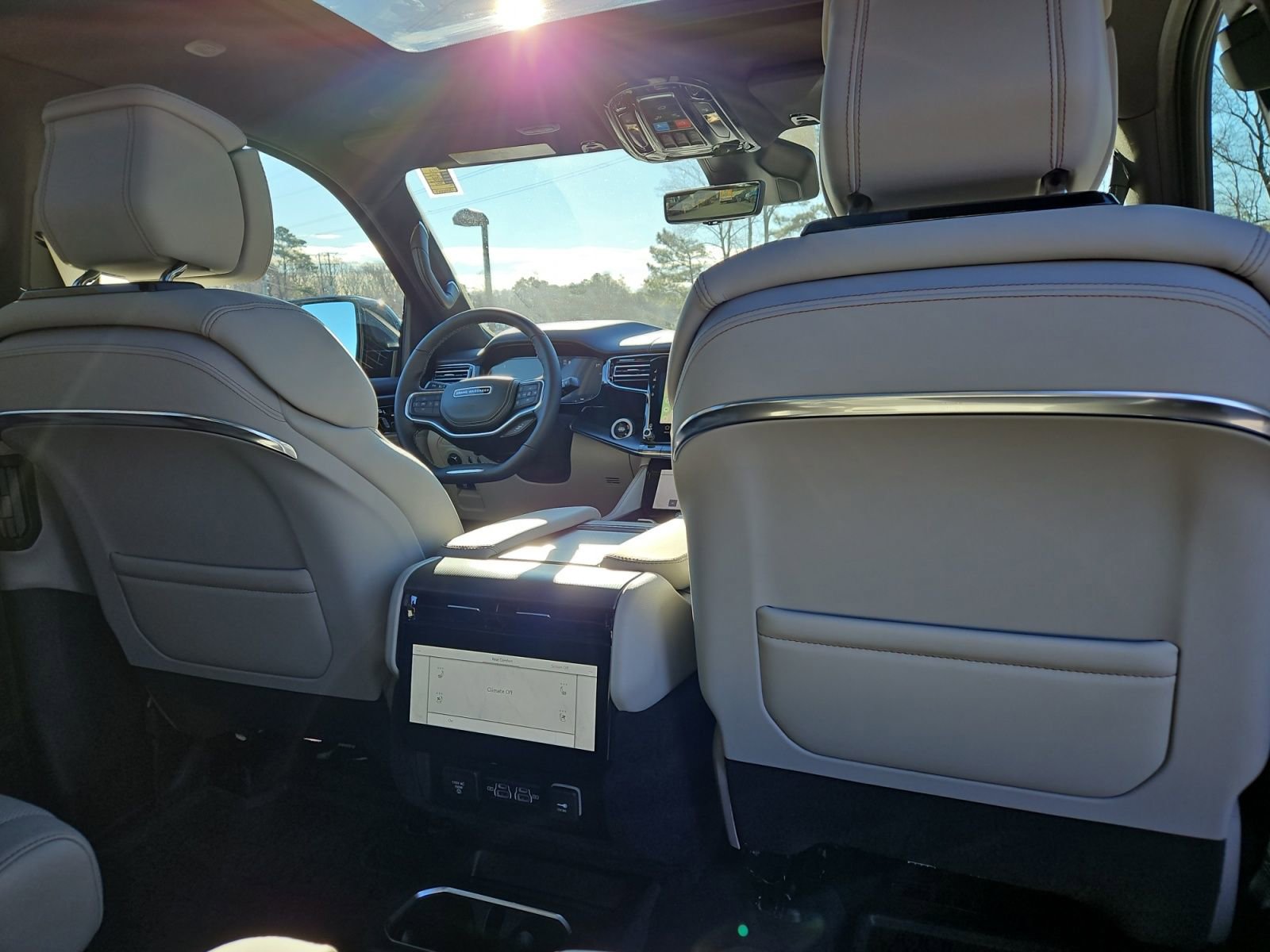 New 2026 Jeep Grand Wagoneer Summit image 18