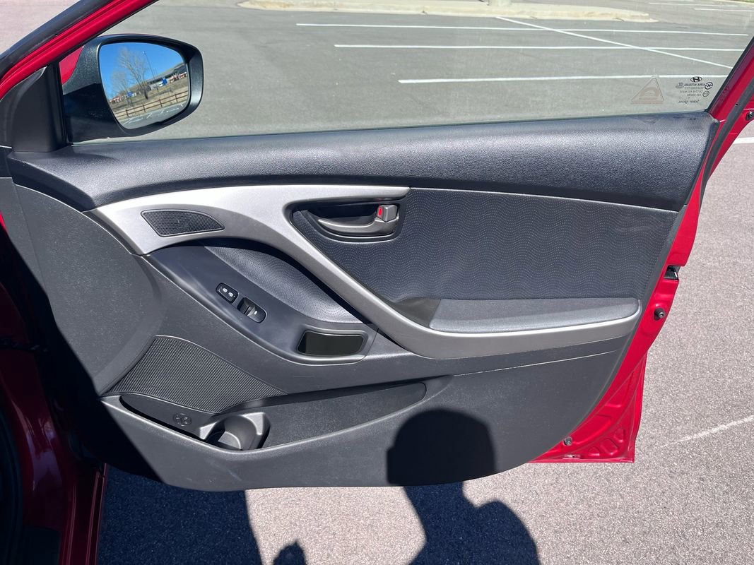 Used 2013 Hyundai Elantra Limited w/ Technology Pkg image 24