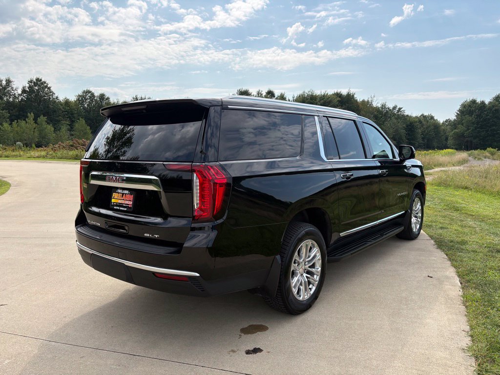 Used 2023 GMC Yukon XL SLT w/ SLT Luxury Package AWD/4WD image 9