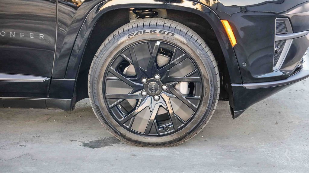 New 2025 Jeep Wagoneer S Launch Edition image 11