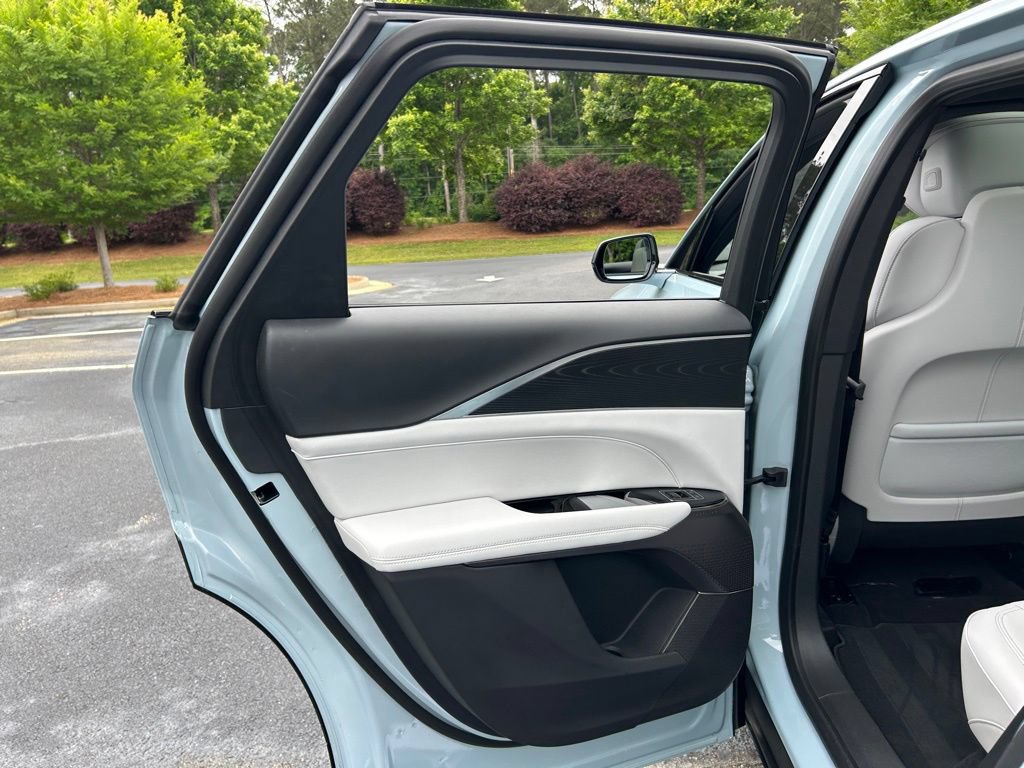 Used 2025 Cadillac Lyriq Sport RWD image 58