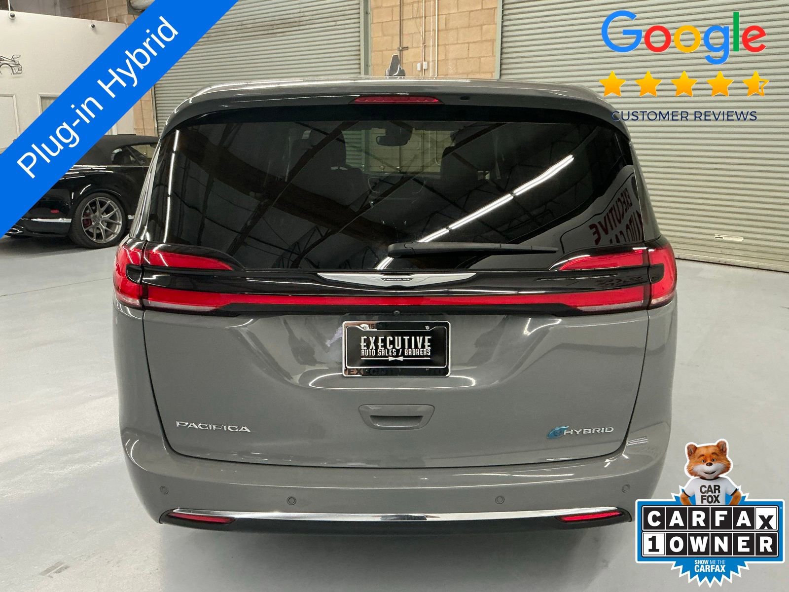 Used 2022 Chrysler Pacifica Touring-L w/ Uconnect Theater Family Group image 6