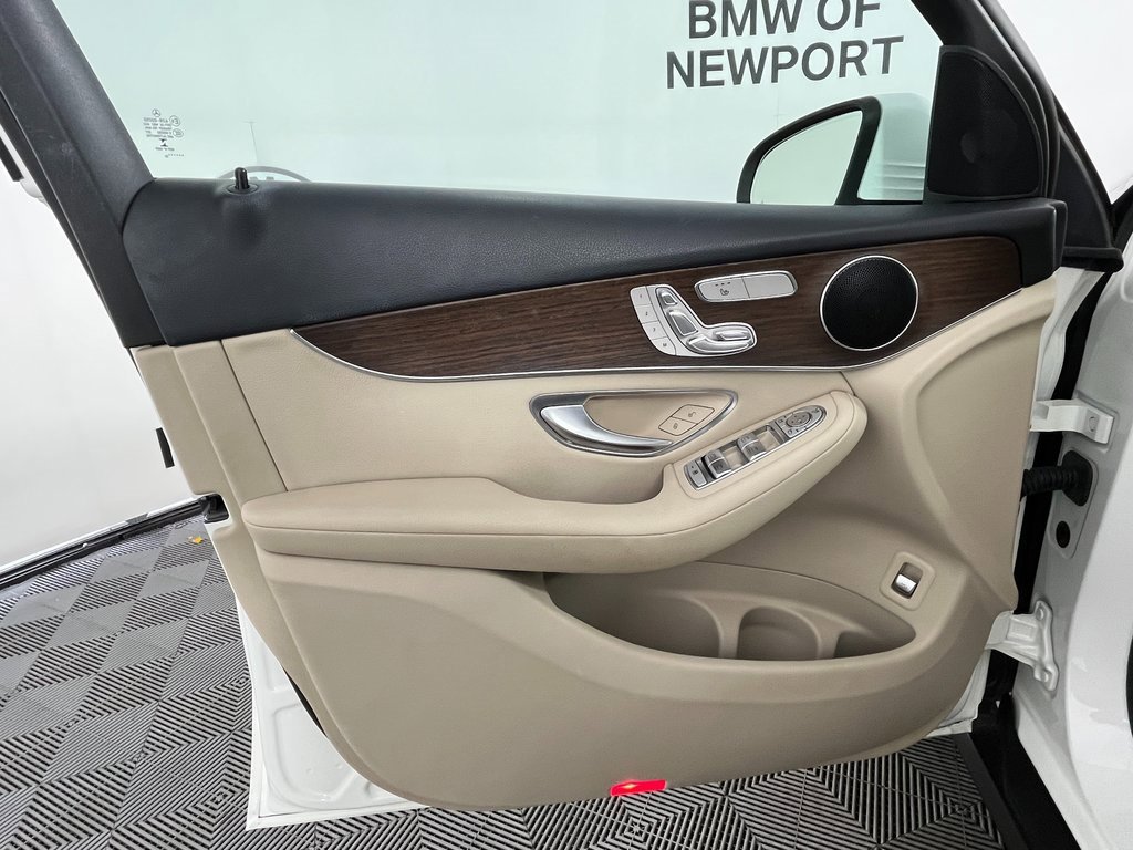 Used 2022 Mercedes-Benz GLC 300 GLC 300 image 27