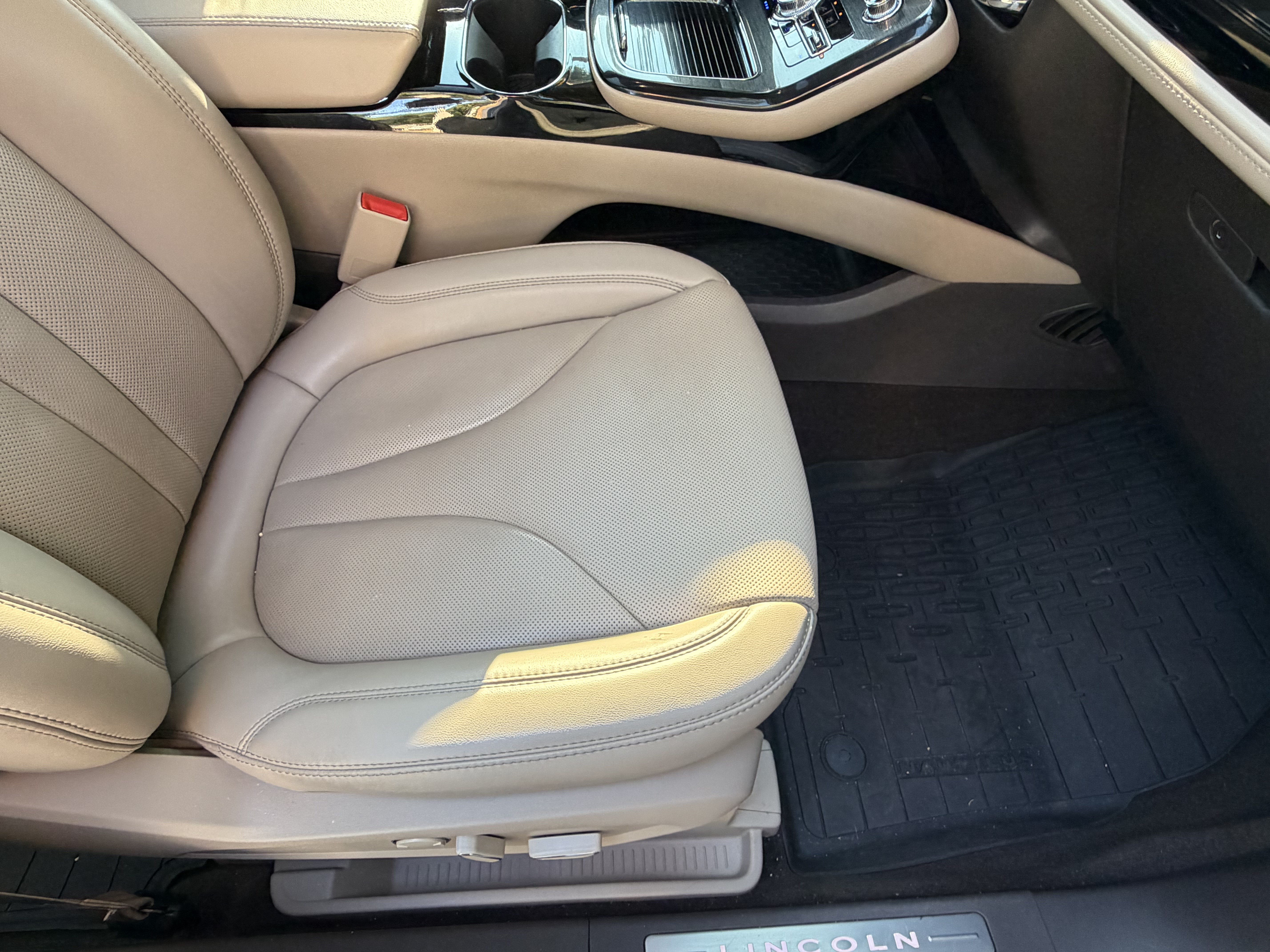 Used 2023 Lincoln Nautilus Reserve FWD image 44