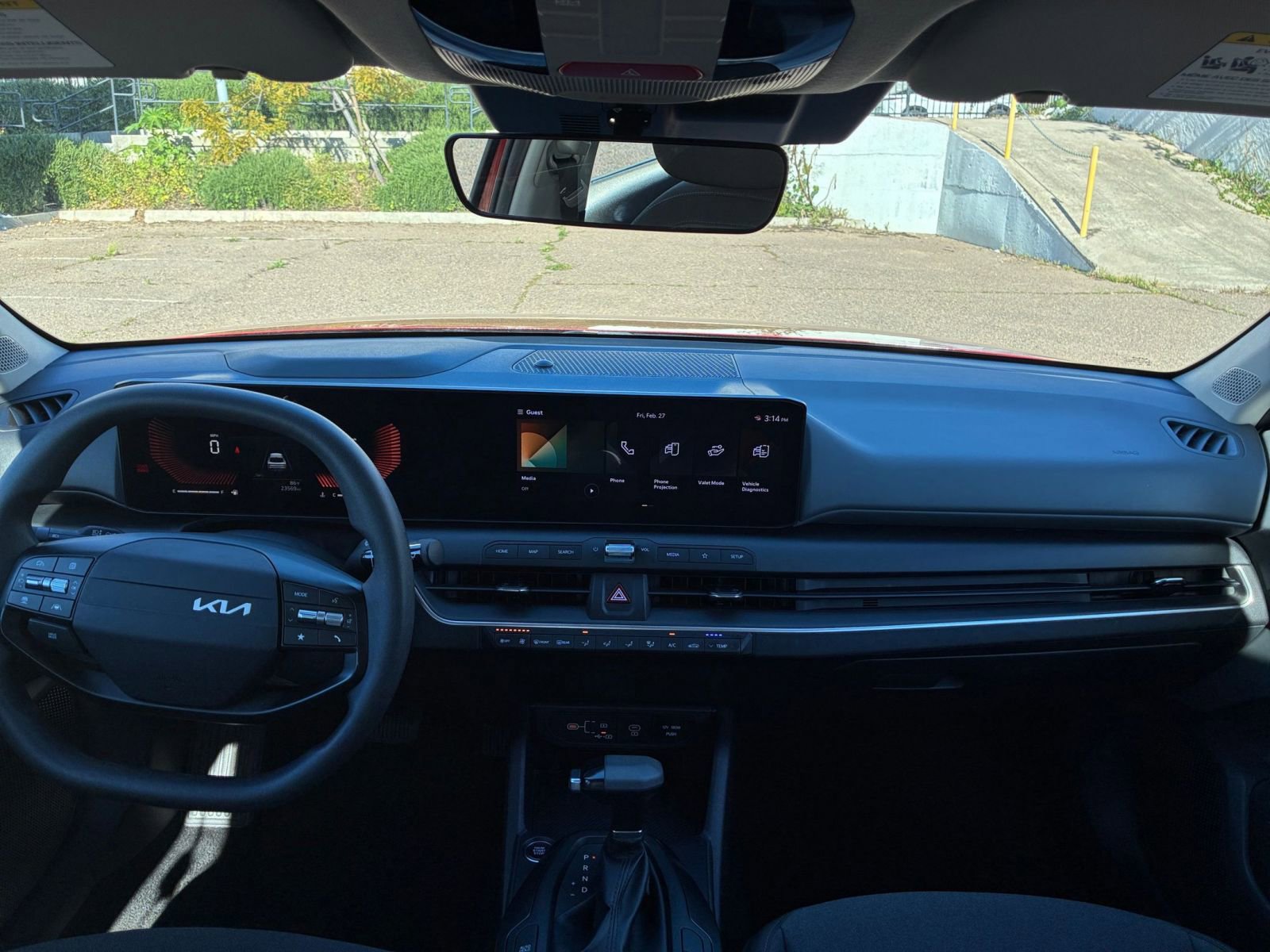 Used 2025 Kia K4 LXS image 32