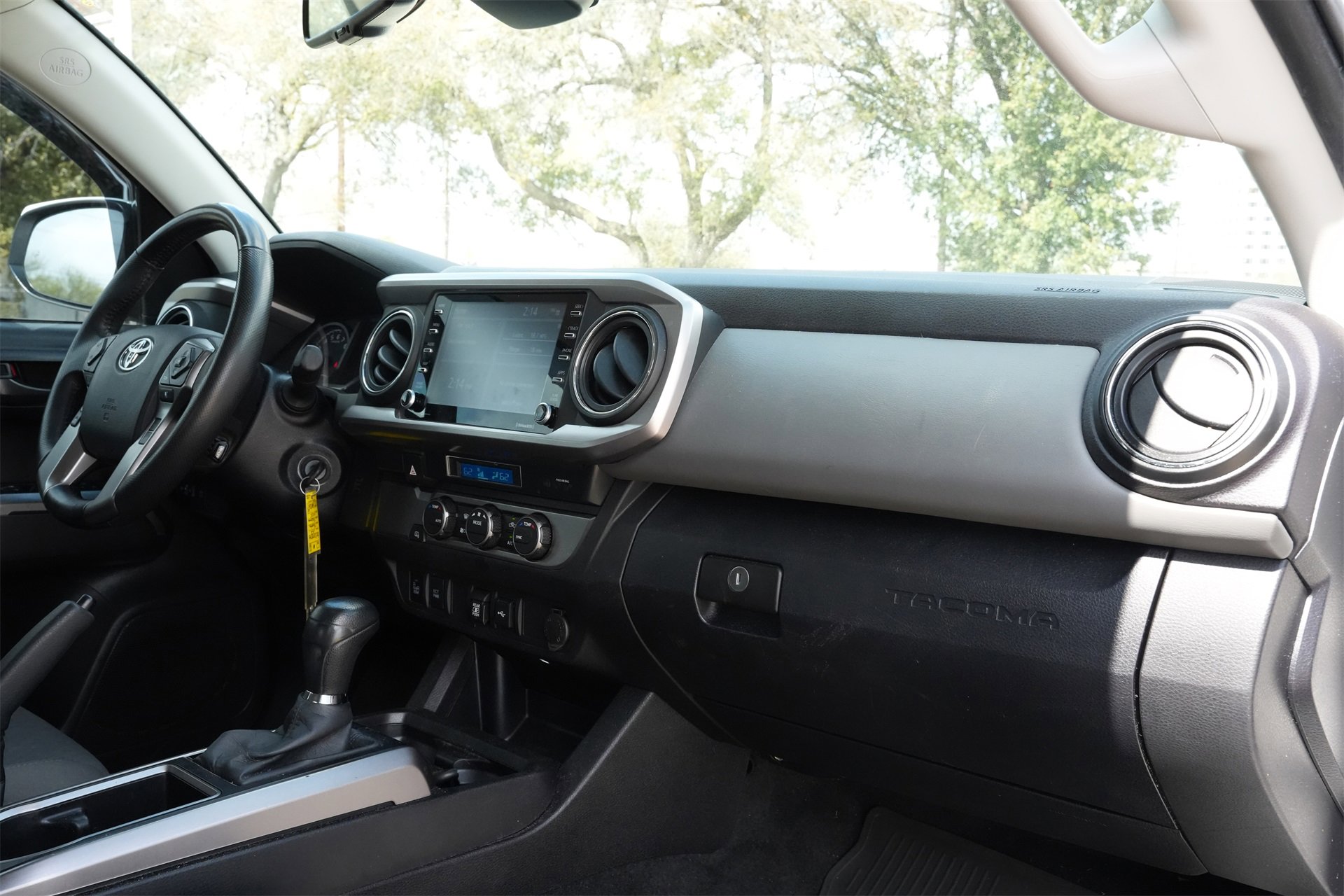 Used 2022 Toyota Tacoma SR5 w/ Technology Package image 25