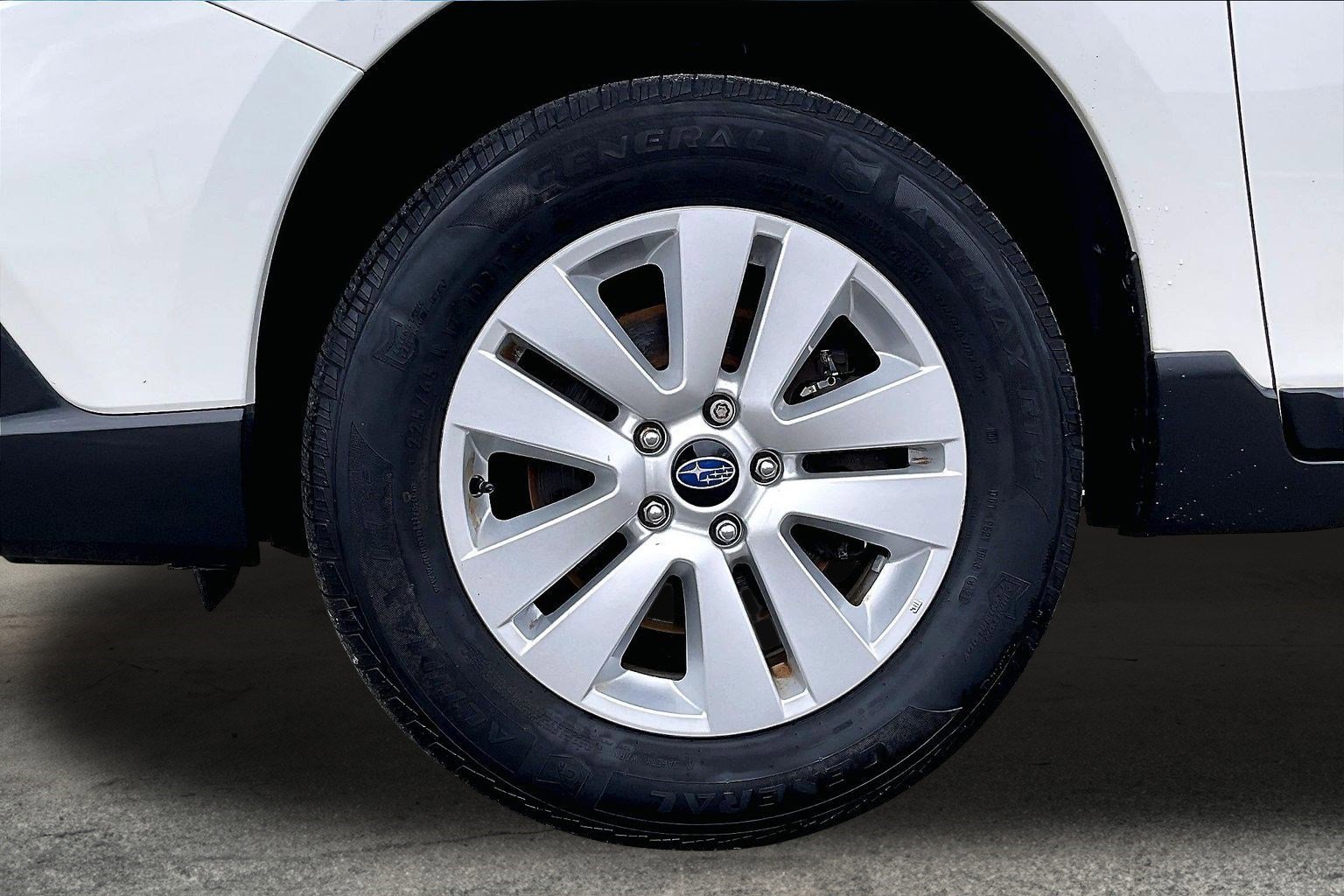 Used 2018 Subaru Outback 2.5i Premium image 8