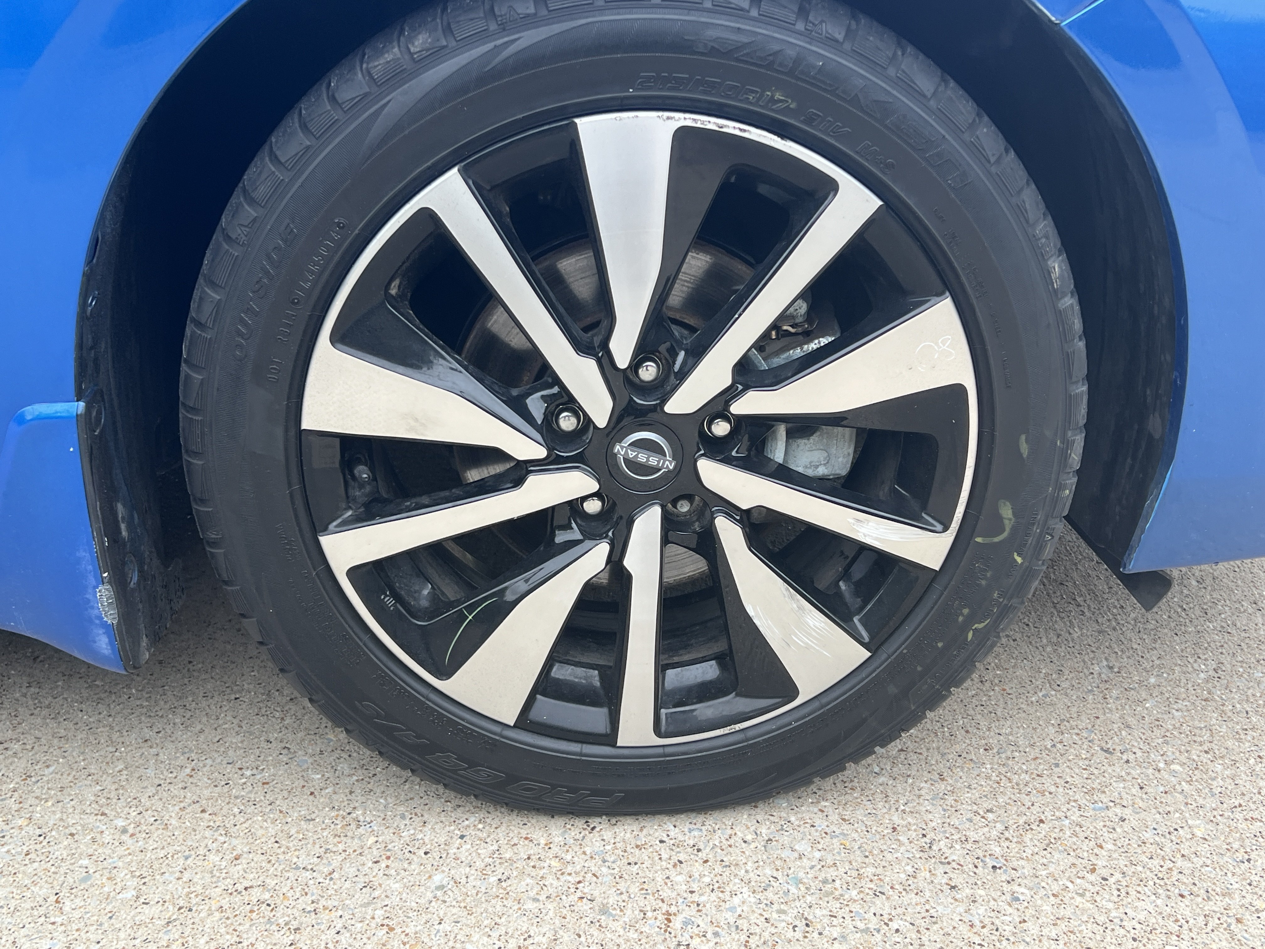 Used 2024 Nissan Sentra SV w/ SV Premium Package FWD image 12