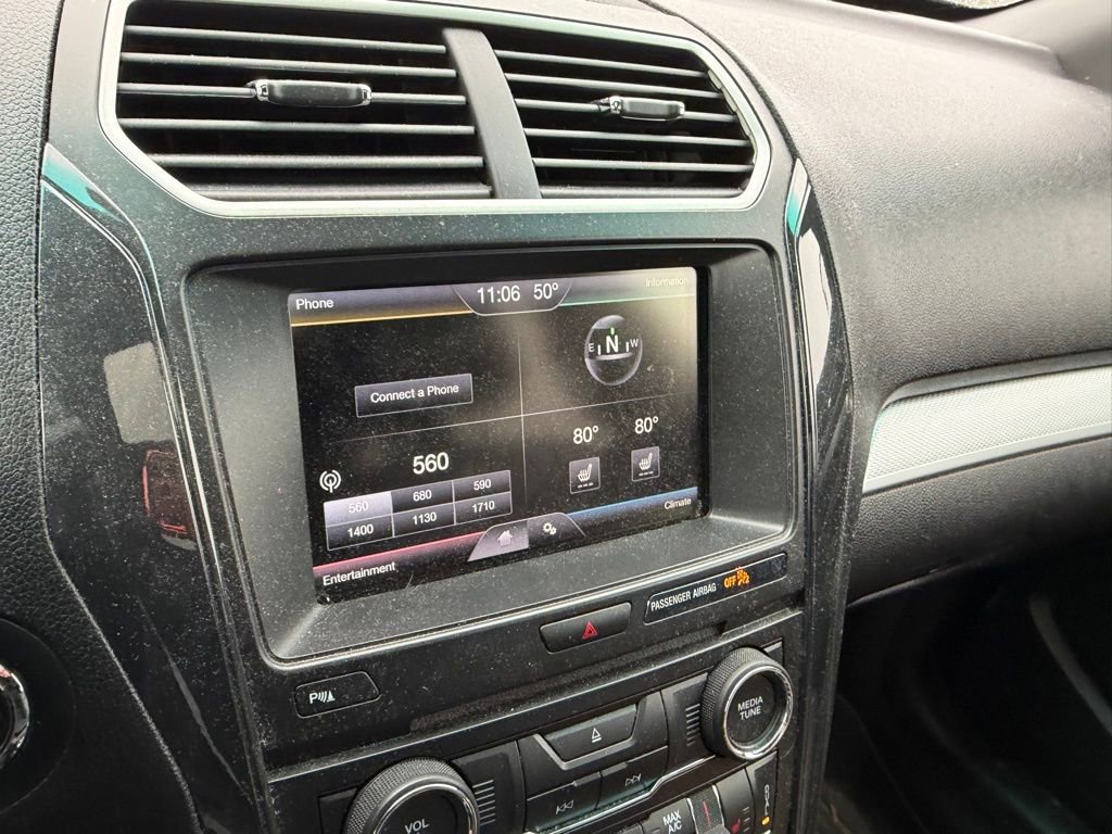 Used 2016 Ford Explorer XLT w/ Equipment Group 202A AWD/4WD image 17