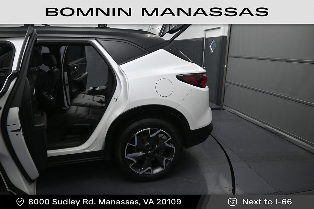 Used 2022 Chevrolet Blazer RS w/ Enhanced Convenience Package AWD/4WD image 12