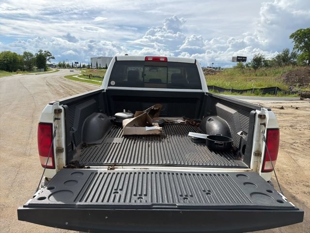 Used 2019 RAM 1500 Classic SLT AWD/4WD image 13