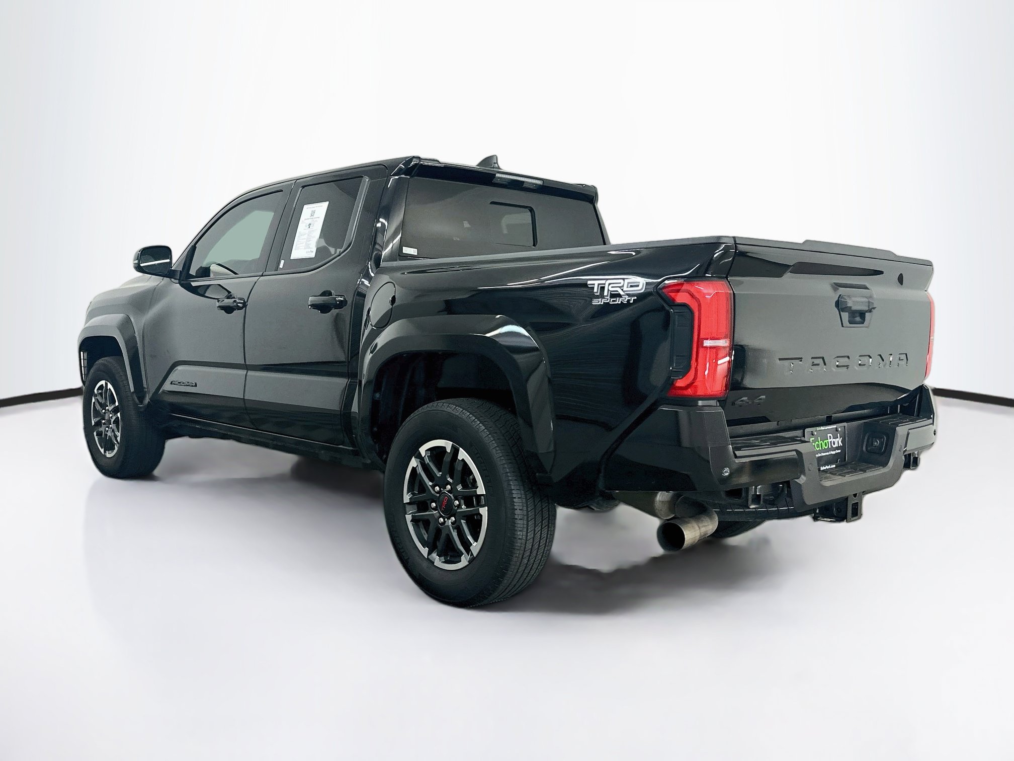 Used 2025 Toyota Tacoma TRD Sport w/ TRD Sport Upgrade Package AWD/4WD image 5